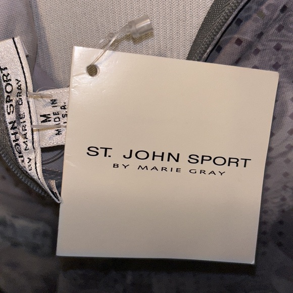 NWT St. John’s Sport Jewel Print Top Women’s size Medium - Picture 5 of 5